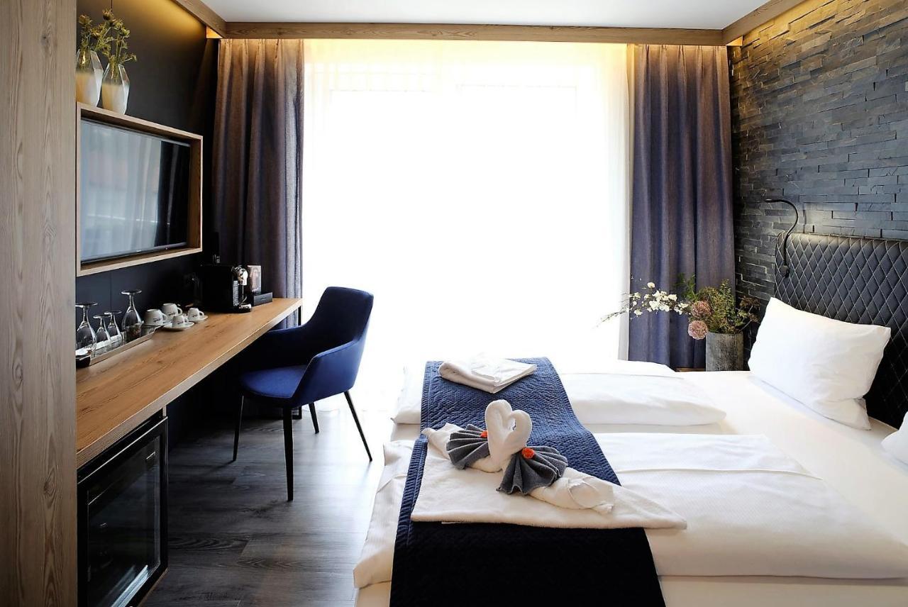 Art & Galerie Hotel Lenz Plauer See Fuenfseen Esterno foto