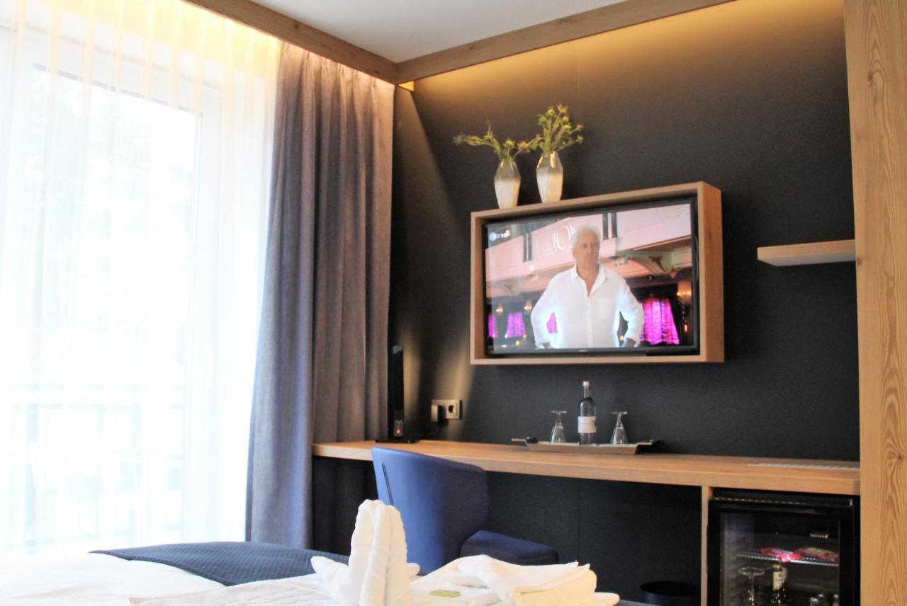 Art & Galerie Hotel Lenz Plauer See Fuenfseen Esterno foto