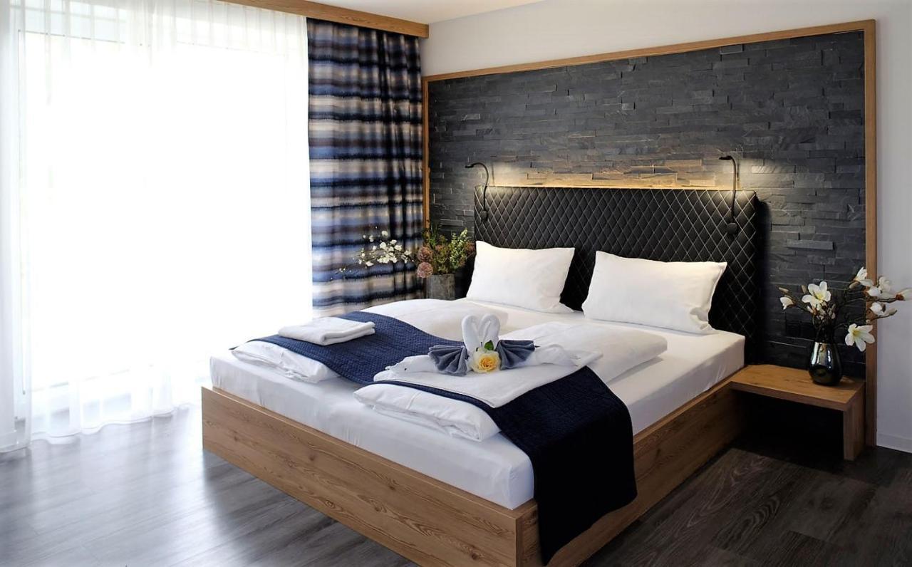 Art & Galerie Hotel Lenz Plauer See Fuenfseen Esterno foto