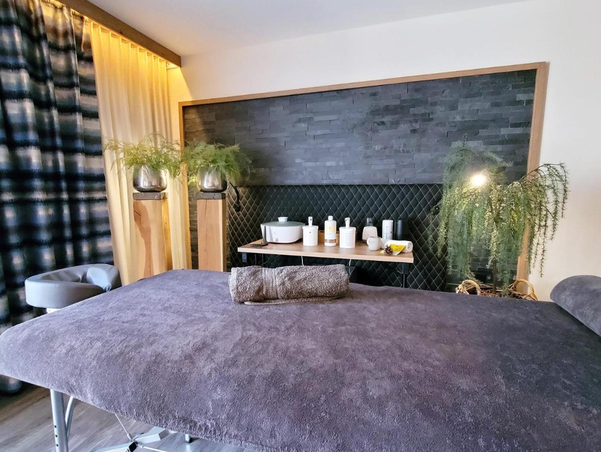 Art & Galerie Hotel Lenz Plauer See Fuenfseen Esterno foto
