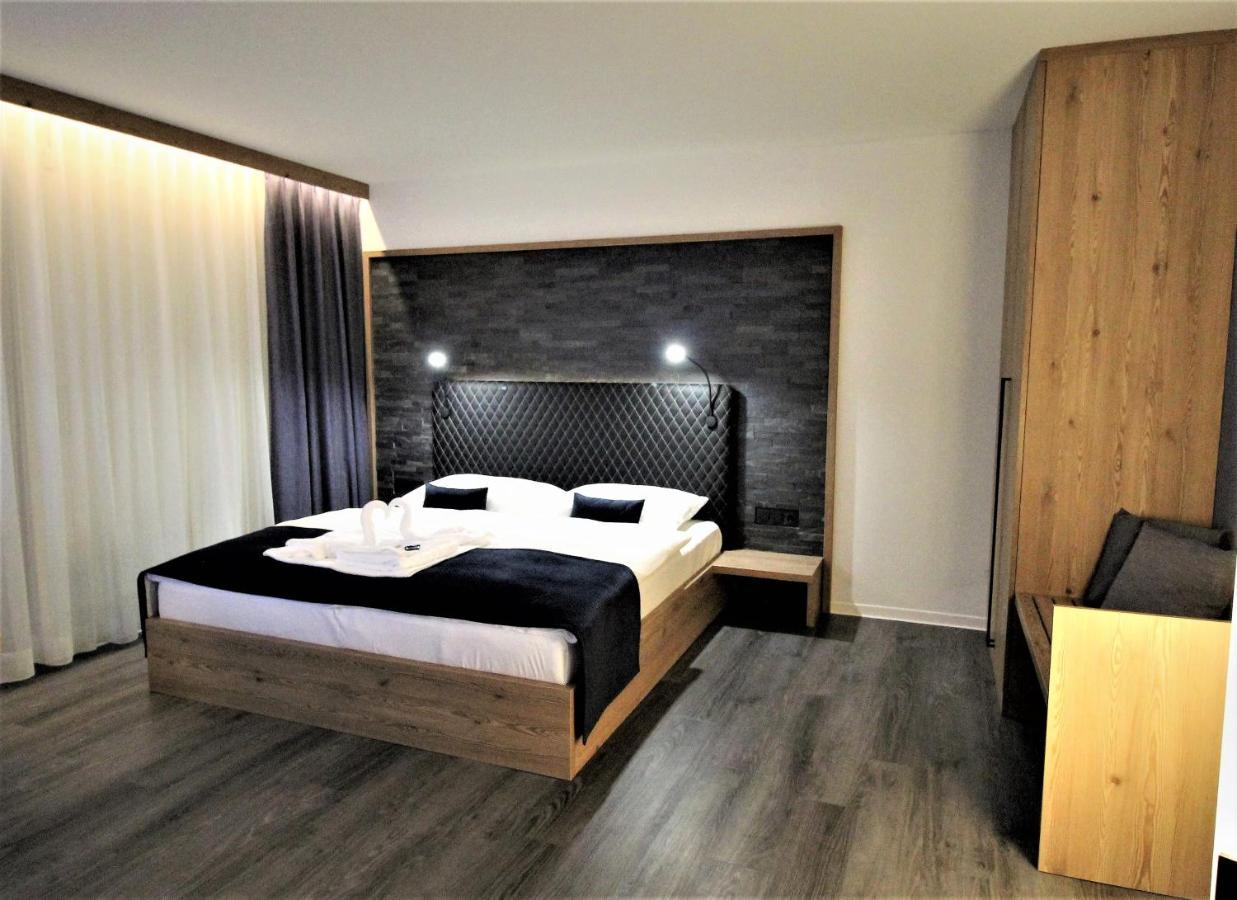 Art & Galerie Hotel Lenz Plauer See Fuenfseen Esterno foto